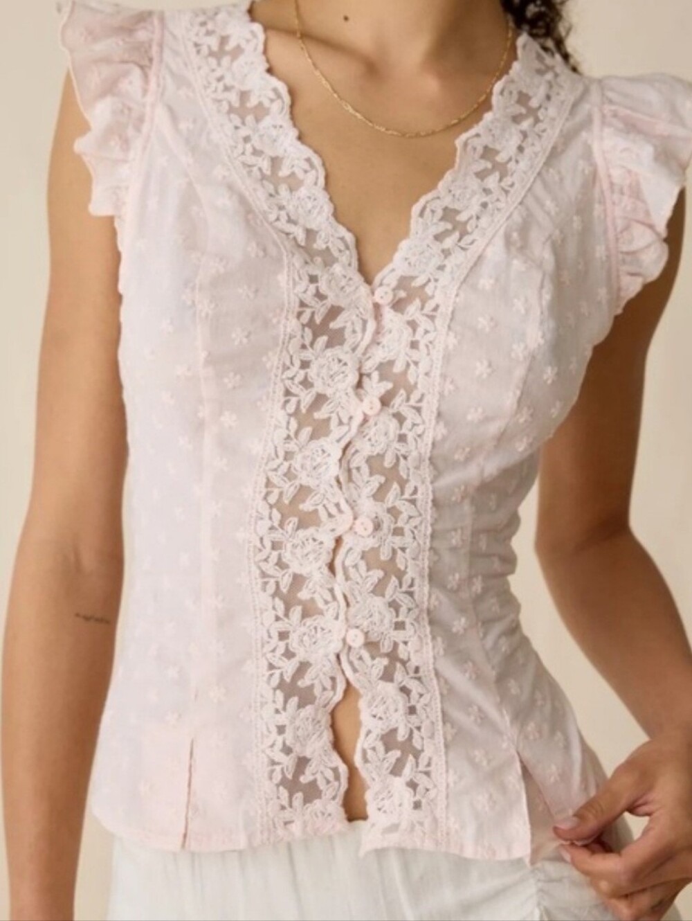 Delicate Lace-Trim Pink Sleeveless Camisole
